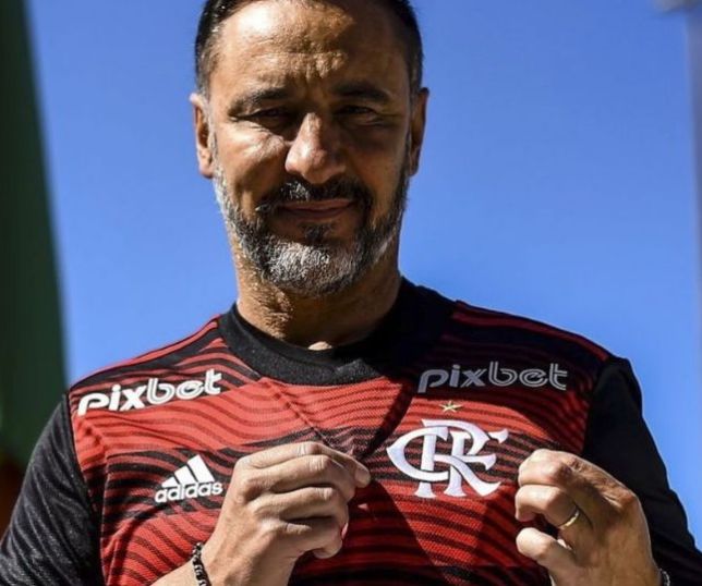 Notícias Vítor Pereira surpreende ao comentar reação da torcida do